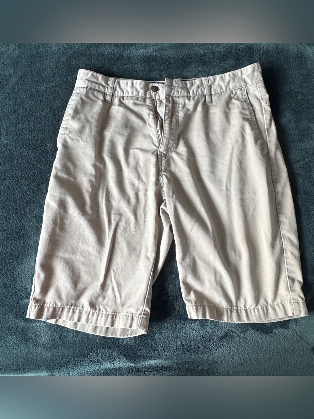 Volcom Men's Flat Front Chino Shorts in Light Tan